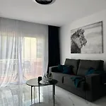 Natalia Apartment With Pool & Private Patio 아파트 *