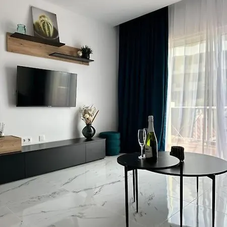 Natalia Apartment With Pool & Private Patio Costa Adeje (Tenerife)