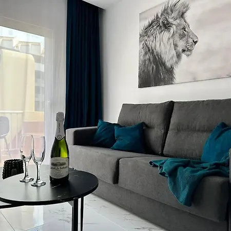 Appartement Natalia Apartment With Pool & Private Patio *