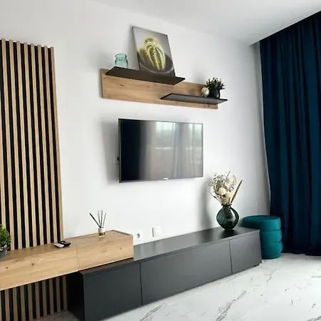 Apartament Natalia Apartment With Pool & Private Patio
