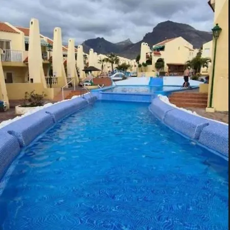아파트 Natalia Apartment With Pool & Private Patio *
